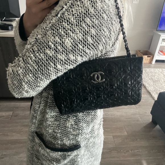 Chanel Shoulder Bag - Picture 16 of 16